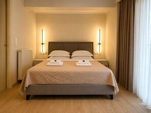 Executive Double Room | In-room safe, iron/ironing board, free WiFi, bed sheets - Avra Hotel (Thermaikos)