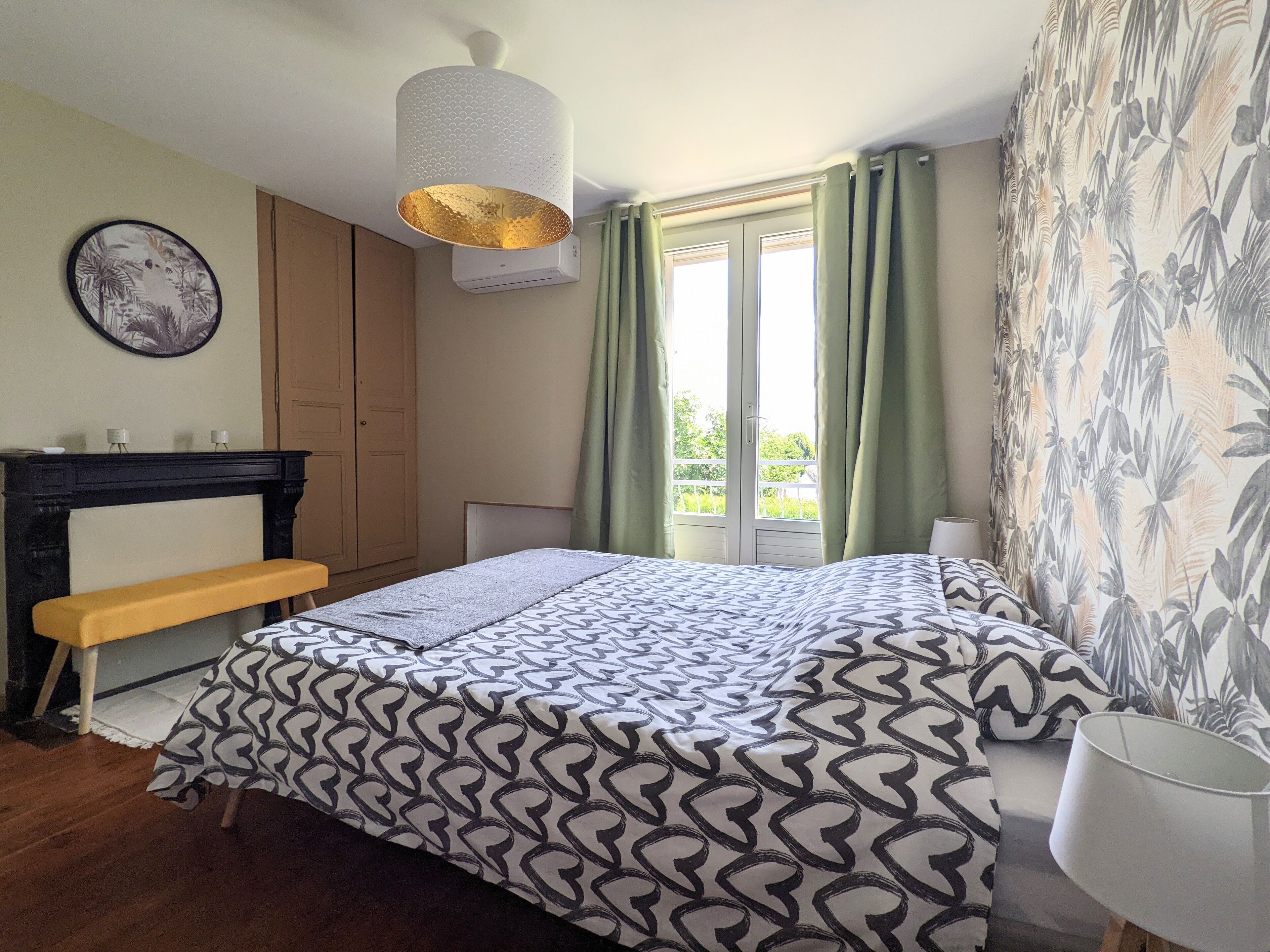 1 bedroom, travel cot, free WiFi, bed sheets