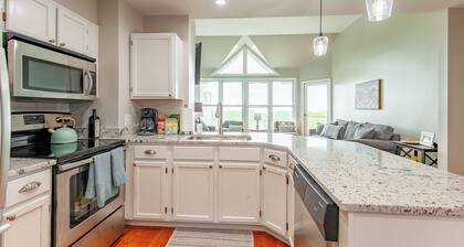 Spacious + Serene Mtn Top Escape, 4 En Suites