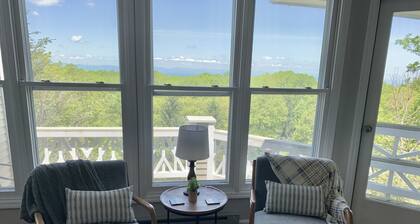 Spacious + Serene Mtn Top Escape, 4 En Suites