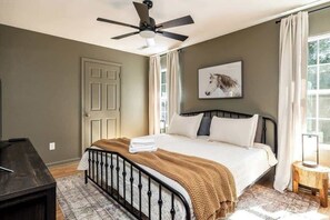 2 soverom, strykejern/-brett, wi-fi og sengetøy