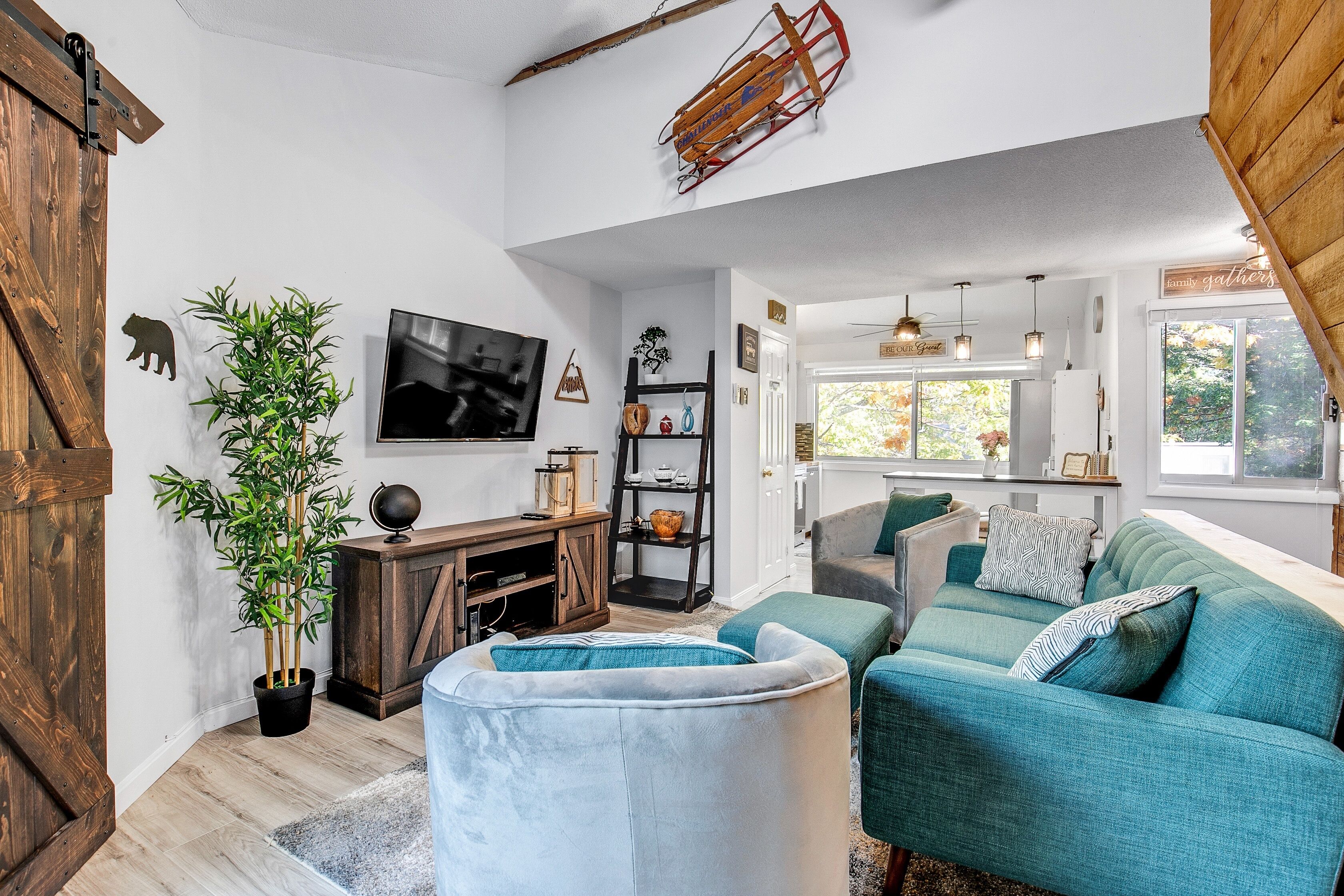 Mountaineer's Cottage - Cozy Condo in the Gorgeous White Mountains by RedAwning