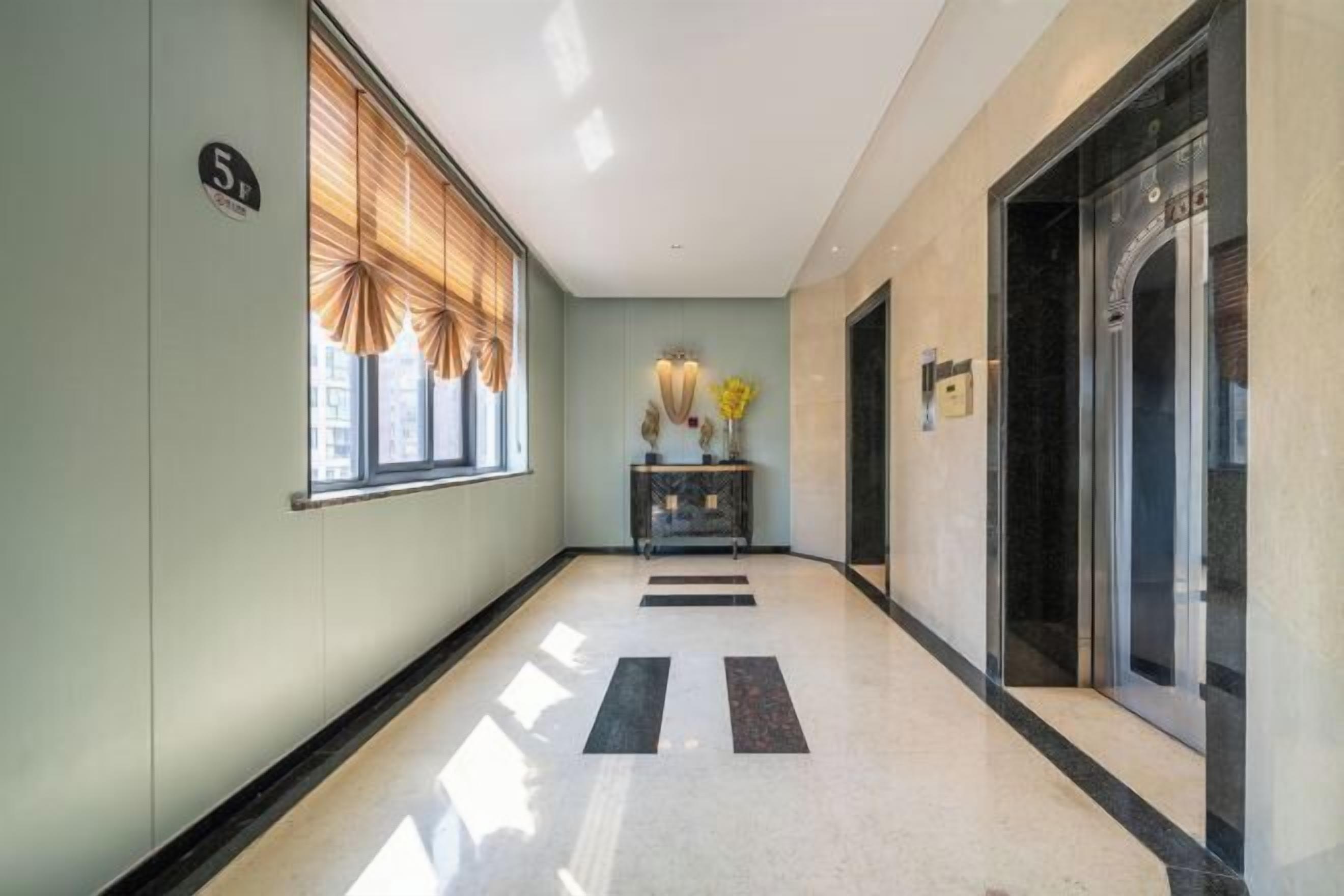 المنشأة من الداخل