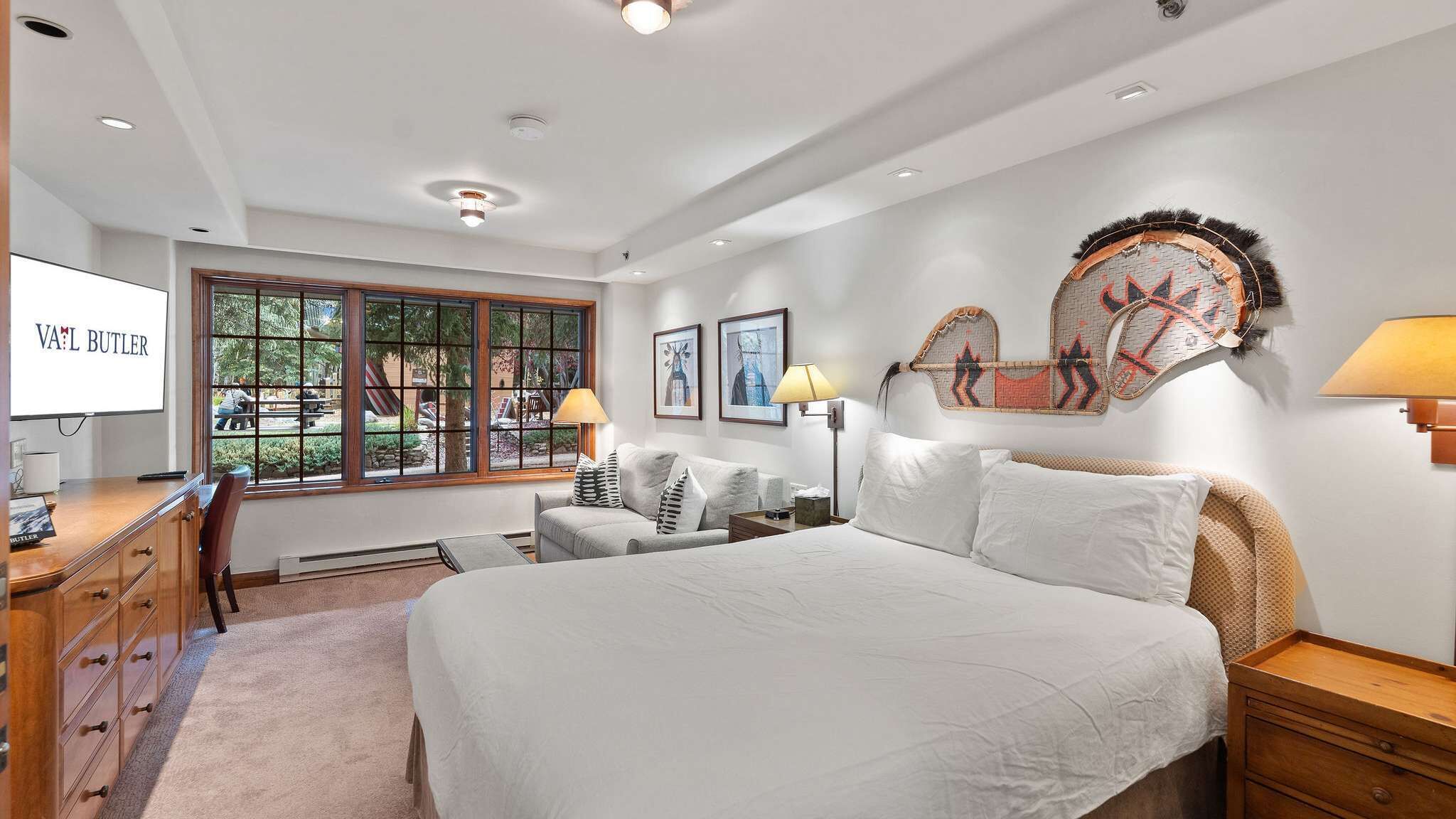 6 habitaciones, escritorio, tabla de planchar con plancha y wifi gratis 