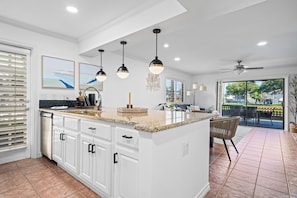 Condo (2 Bedrooms) | Tiện nghi, dịch vụ nơi lưu trú