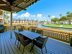 Front of property - Bay House Condos by Miss Kitty’s (Rockport)