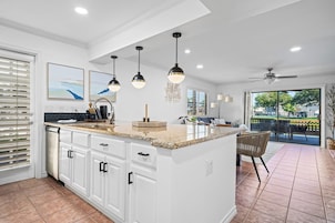 Condo (2 Bedrooms) | Property amenity