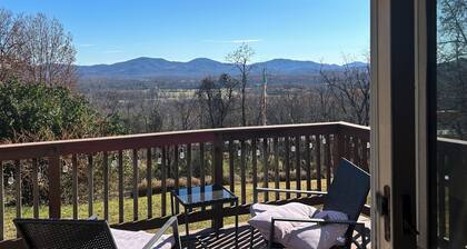 Isolated cottage with good view close to many winery and Brewers.