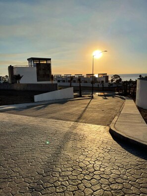 Property grounds - 3BR 10 Guest with Pvt. Jacuzzi 2 pools Gated Comm. AC Security 24-7 (Rosarito)