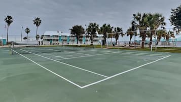 Condo (2 Bedrooms) | Property amenity