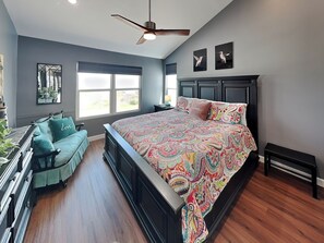 Condo (2 Bedrooms) | Property amenity