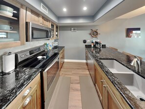 Condo (2 Bedrooms) | Property amenity - Kontiki Bayfront by Miss Kitty’s (Rockport)