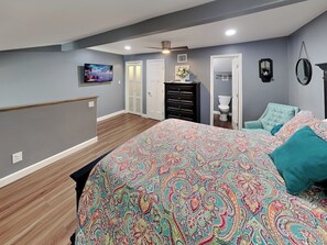 Condo (2 Bedrooms) | Property amenity