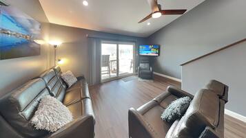 Condo (2 Bedrooms) | Property amenity