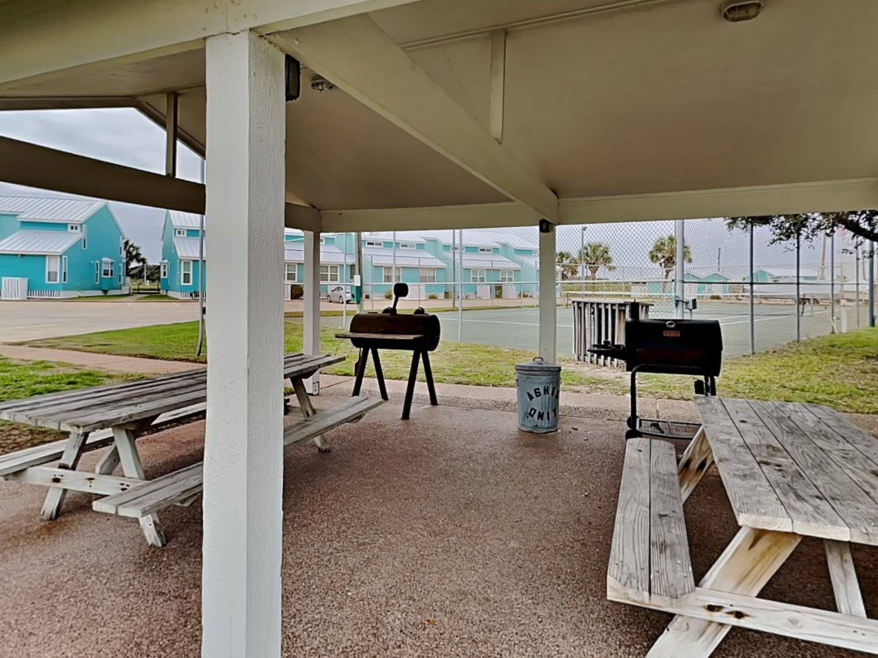 Condo (2 Bedrooms) | Property amenity