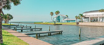 Kontiki Bayfront by Miss Kitty’s