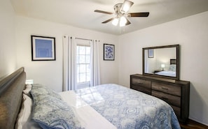 Room - Blue Executive Apt Central Savannah (Savannah)