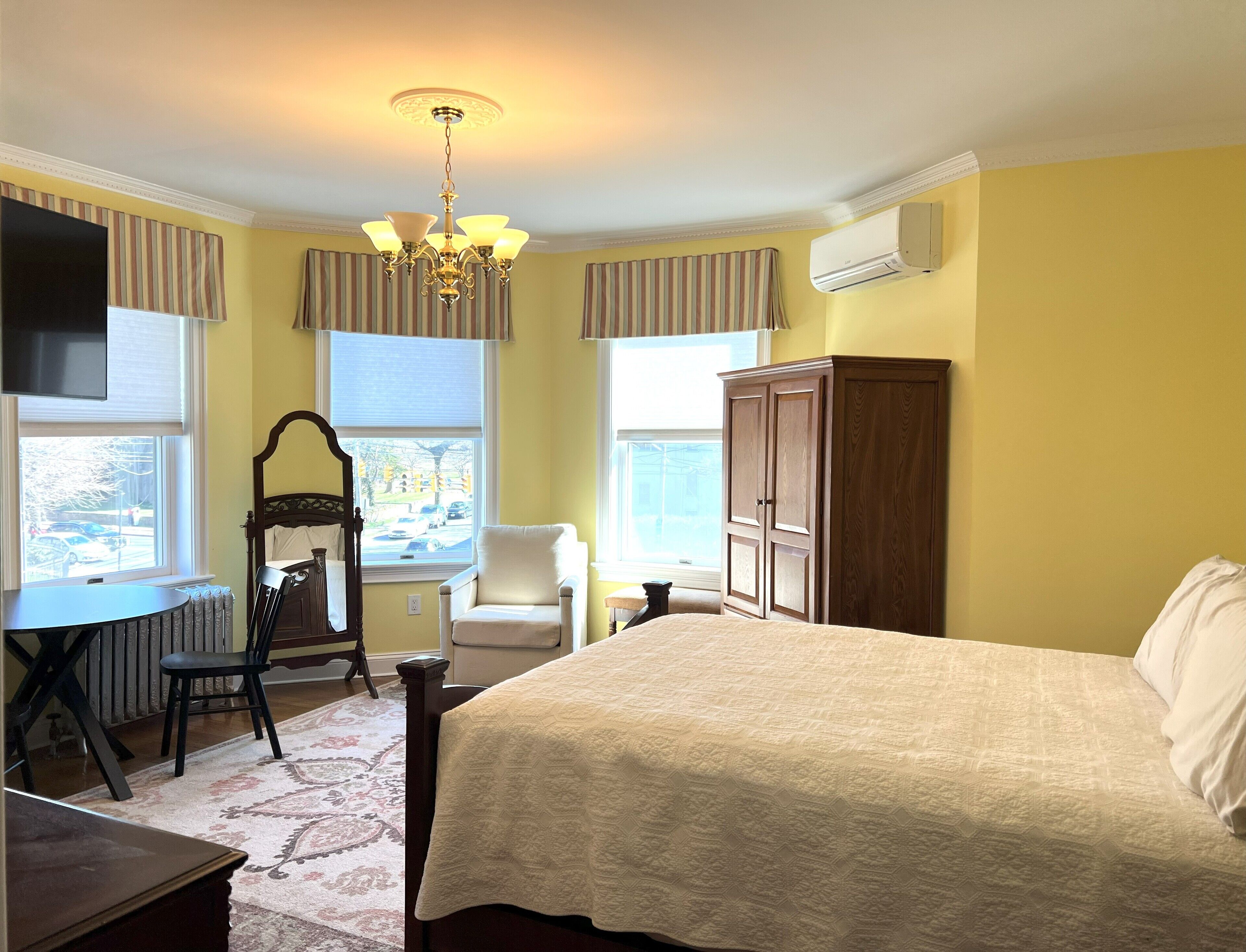 Private Bedroom #4 and Bath 26 Min to NYC!