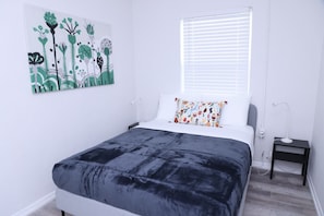 1 chambre, fer et planche Ă repasser, Wi-Fi gratuit, draps fournis