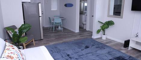1 chambre, fer et planche à repasser, Wi-Fi gratuit, draps fournis