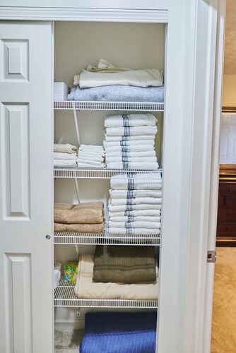 NEW! Enjoy Mountain View and private lake from your home in Laurel Highlands!