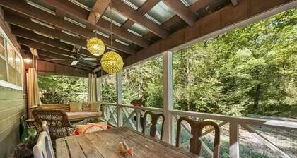 Cozy Lake Burton cottage -- enjoy boating, mountains, hiking, wineries and more!
