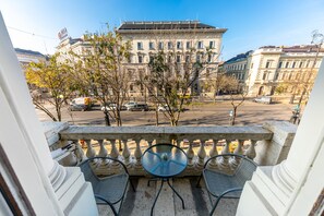 Kamar Double Kota | Balkon