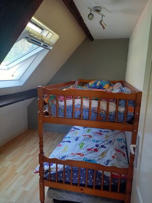 2 Schlafzimmer, Bügeleisen/Bügelbrett, Reisekinderbett, kostenloses WLAN