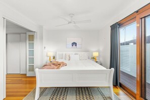 3 chambres, fer et planche à repasser, accès au Wi-Fi (inclus)