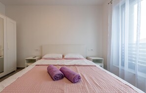 1 bedroom, travel crib, free WiFi, bed sheets