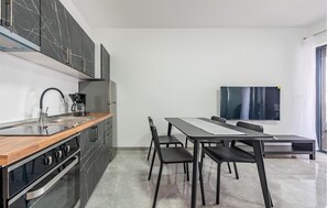 Réfrigérateur, four, cafetière/bouilloire