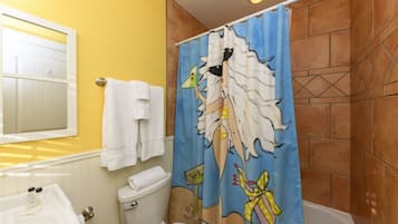 Leilighet, flere senger, terrasse (#15 - No Pets Allowed) | Bad | Håndklær og toalettpapir