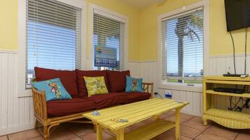 Condo, varias camas, patio (#15 - No Pets Allowed) | Interior