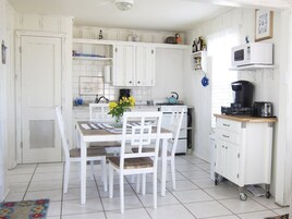 Condo (1 Bedroom) | Property amenity