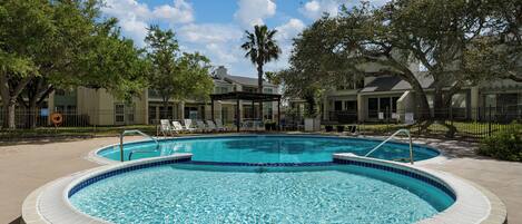Condo (2 Bedrooms) | Servicio de la propiedad