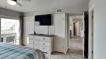 Condo, nhiều giường, ban công, quang cảnh vịnh (#14 - No Pets Allowed) | 2 phòng ngủ, trang trí khác biệt