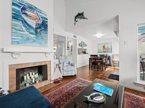 Lejlighed - flere senge - køkken (#63 - No Pets) | Opholdsområde | Tv, pejs