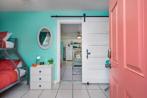 1 bedroom, individually decorated, individually furnished, free WiFi - Sun Harbor Cottages by Miss Kitty’s (Rockport)