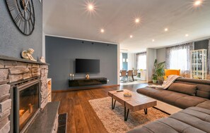 Smart-TV, Kamin, Stereoanlage