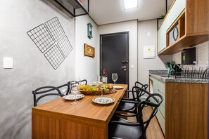 Basic Studio | Dining - Kazanoah - Sky Paulicéia (São Paulo)
