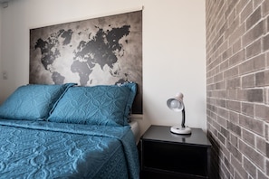 Individually decorated, laptop workspace, blackout curtains, free WiFi - Kazanoah - Sky Paulicéia (São Paulo)