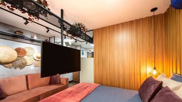 Estúdio básico | Individualmente decorados, espaço de trabalho para notebook