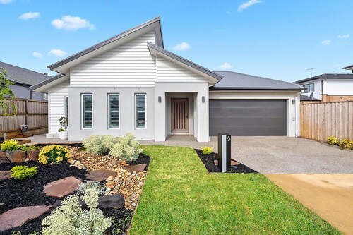 Luxury Large Home - LATE CHECK OUT Feb-Nov 2025