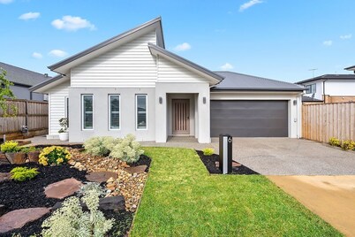 Luxury Large Home - LATE CHECK OUT Feb-Nov 2025