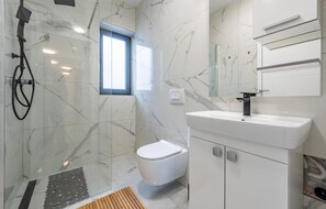 Douche, séchoir à cheveux
