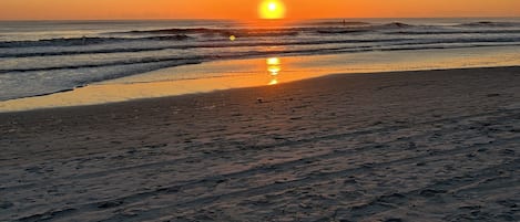 Am Strand, Liegestühle, Strandtücher
