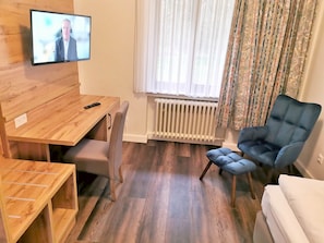Standard Single Room | Hypo-allergenic bedding, desk, laptop workspace, free WiFi - Heidehotel Soltauer Hof (Soltau)
