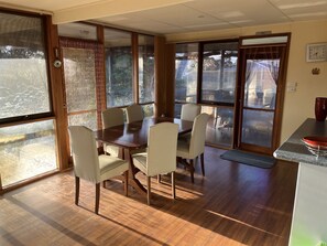 Dining - Two story, modern 70's, pet friendly, beach house. Close to track & beach(300m) (Cowes)