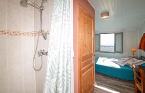 5 quartos, berço de viagem, Wi-Fi de cortesia, roupa de cama