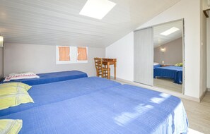 5 dormitorios, cuna de viaje, wifi gratis y ropa de cama